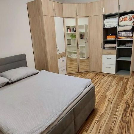 Klostrmanka - Decin, Letna Appartement Buitenkant foto
